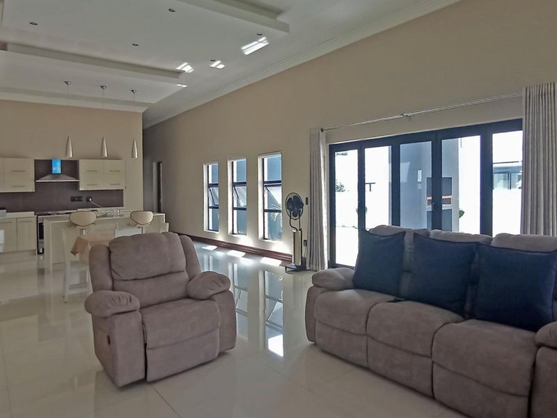 4 Bedroom House for Sale in Copperleaf - Photo 10