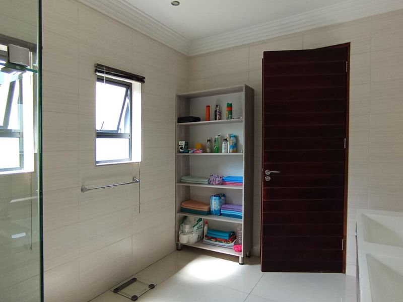 4 Bedroom House for Sale in Copperleaf - Photo 8