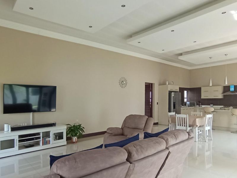 4 Bedroom House for Sale in Copperleaf - Photo 7