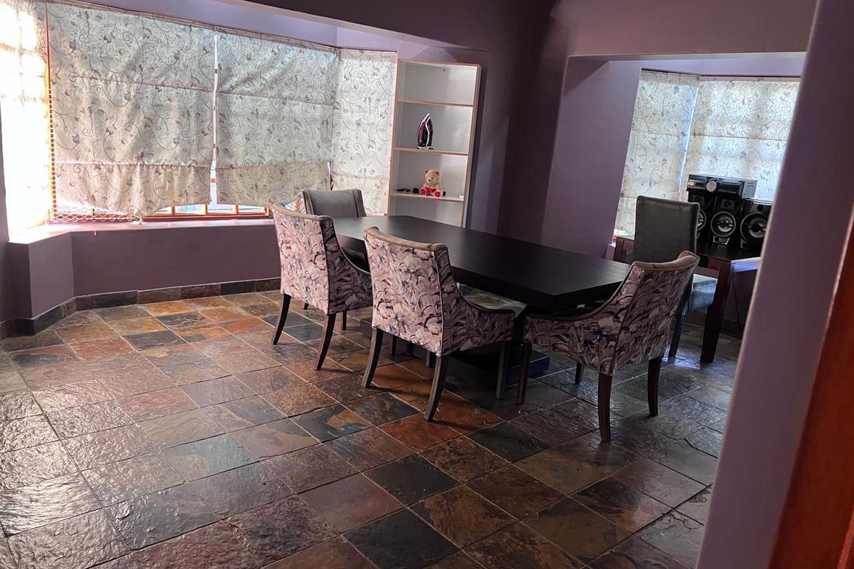 3 bedroom for sale in Mountain View  - Photo 2