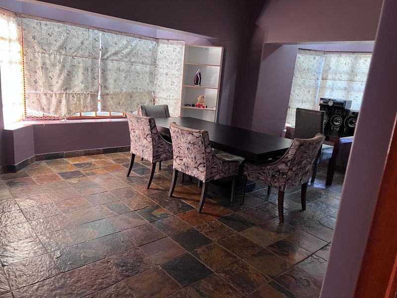 3 bedroom for sale in Mountain View  - Photo 2