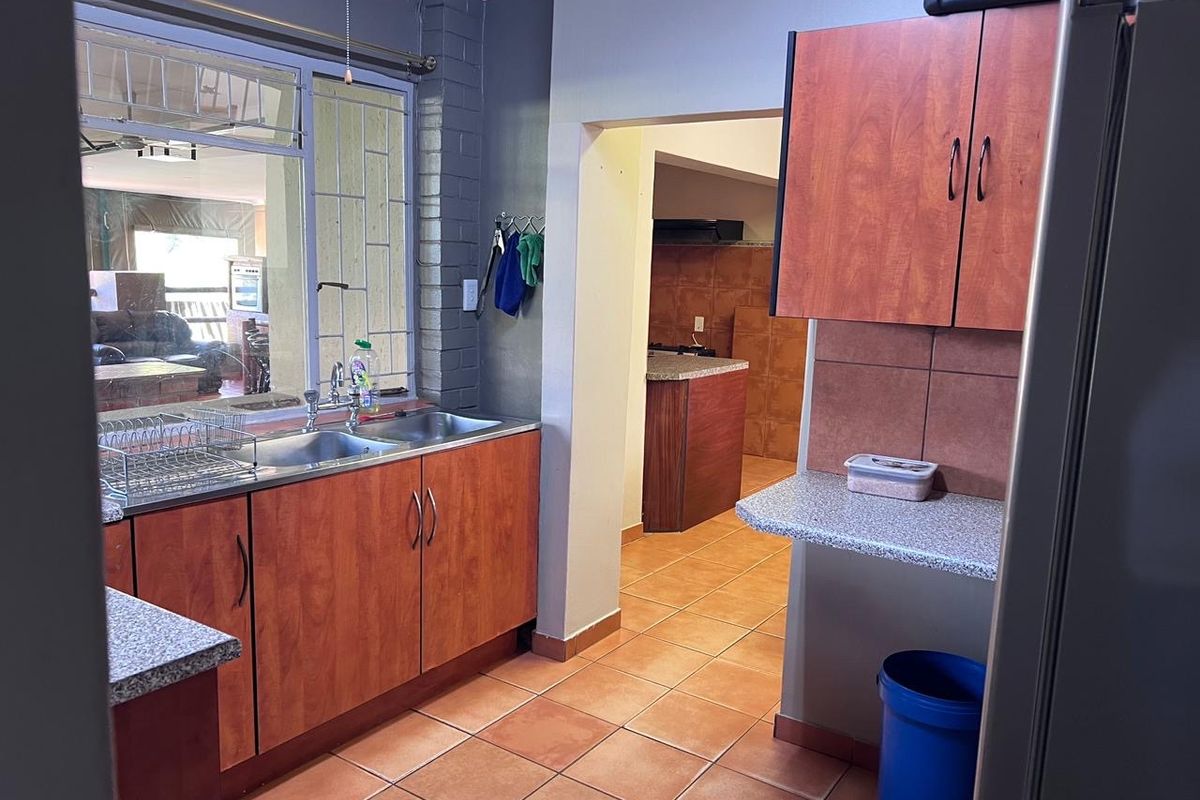 3 bedroom for sale in Mountain View  - Photo 4