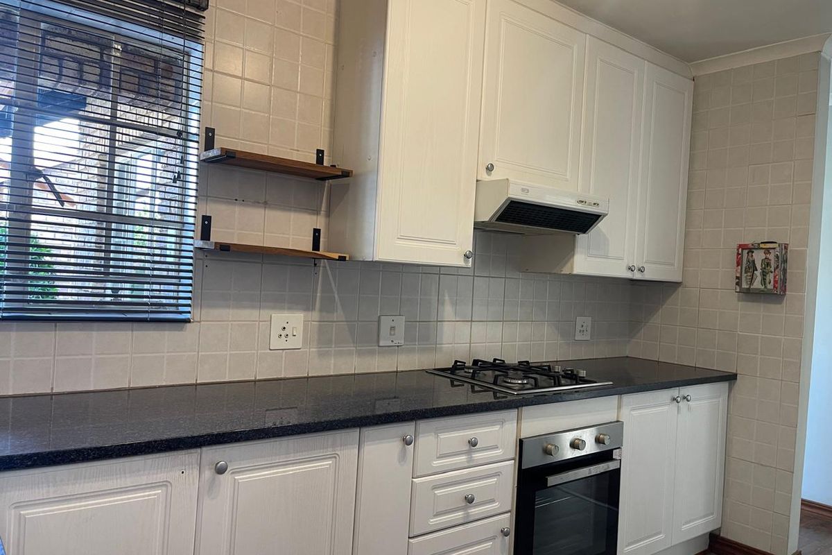 Beautiful 2 bed Town House !! - Photo 5