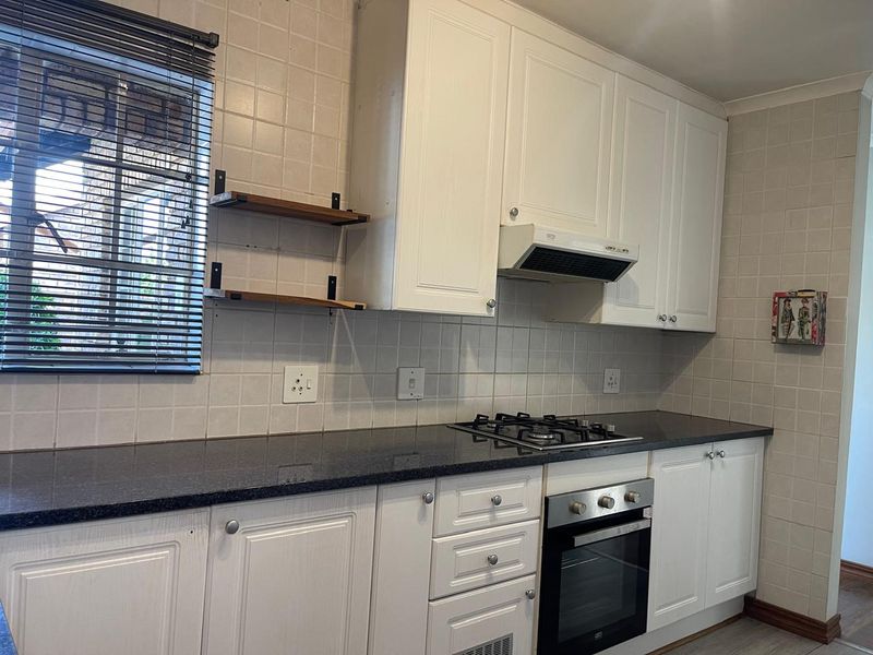 Beautiful 2 bed Town House !! - Photo 5