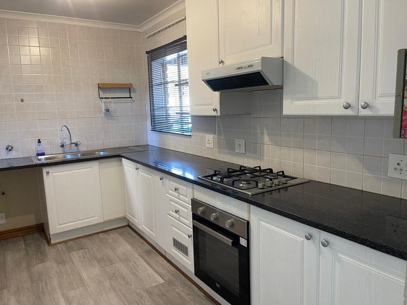 Beautiful 2 bed Town House !! - Photo 4