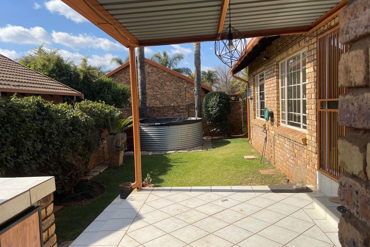 Beautiful 2 bed Town House !! - Photo 3