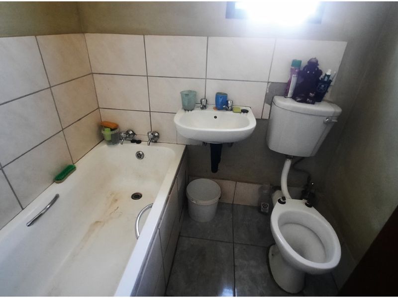 TWO BEDROOM RDP HOUSE IN TEMBISA  - Photo 3