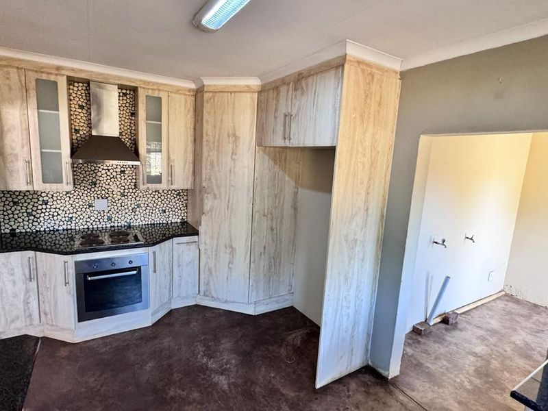 7 Bedroom as 3 Houses in Babsfontein!!!!! - Photo 5