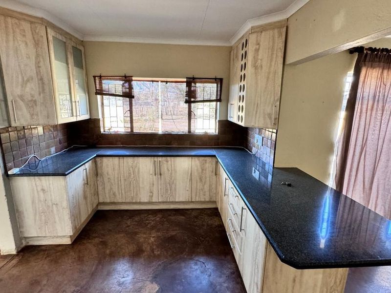 7 Bedroom as 3 Houses in Babsfontein!!!!! - Photo 10