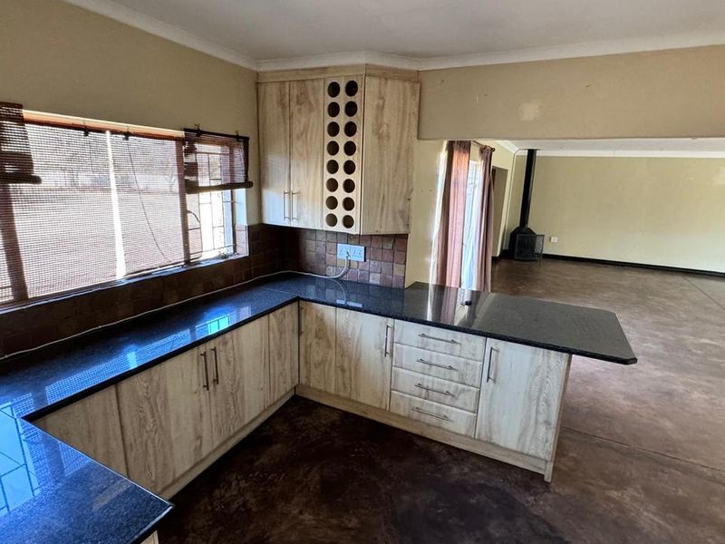 7 Bedroom as 3 Houses in Babsfontein!!!!! - Photo 6