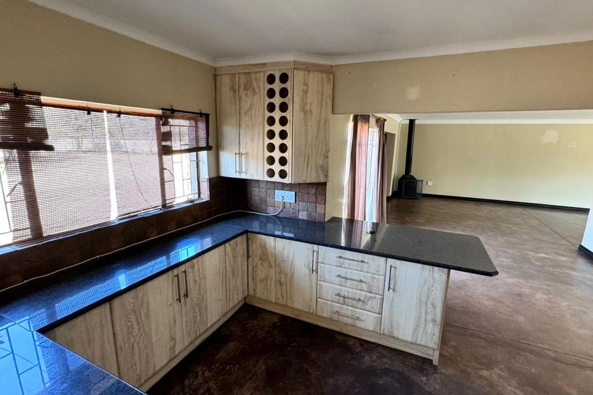 7 Bedroom as 3 Houses in Babsfontein!!!!! - Photo 4