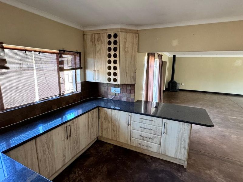 7 Bedroom as 3 Houses in Babsfontein!!!!! - Photo 4