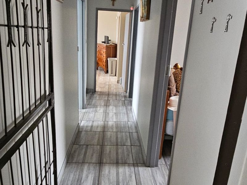 Charming 3-Bedroom Townhouse – Comfort, Style & Convenience - Photo 5