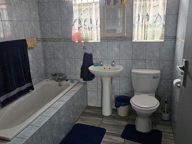 Charming 3-Bedroom Townhouse – Comfort, Style & Convenience - Photo 10