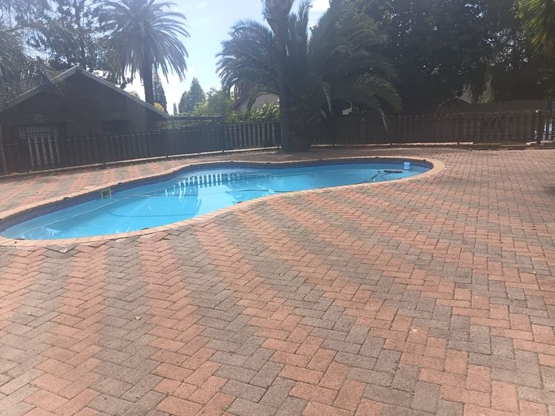 Spacious Family Home in Prime Location - Photo 3