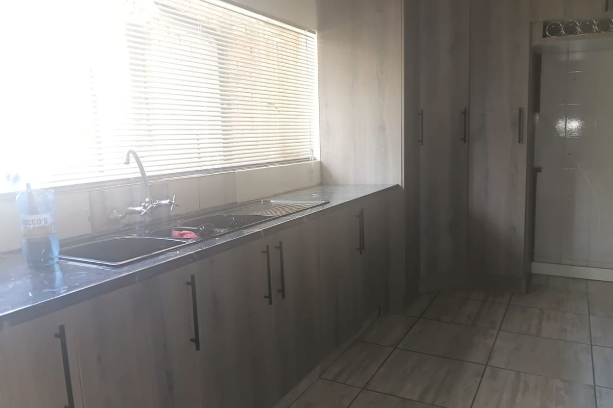 Spacious Family Home in Prime Location - Photo 4