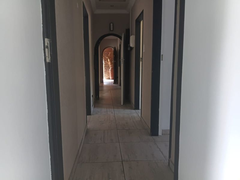 Spacious Family Home in Prime Location - Photo 6