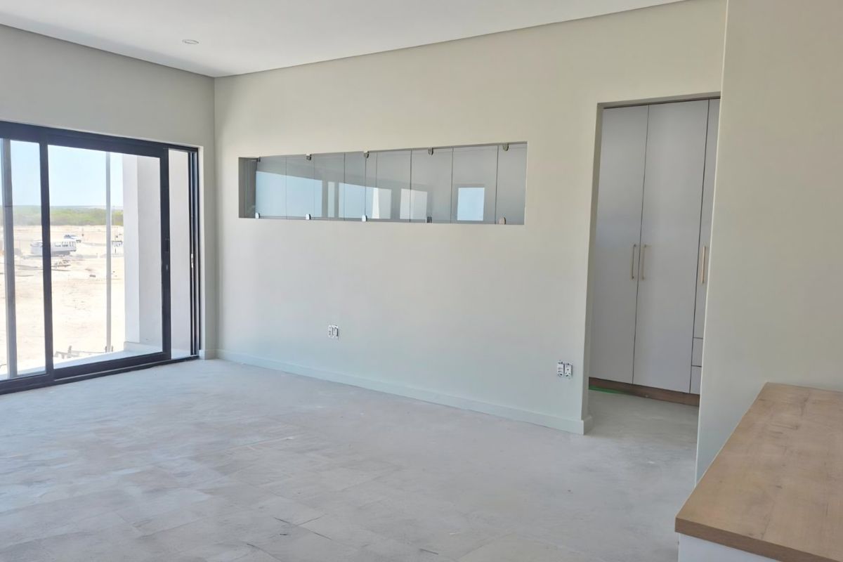 Architect-Designed Luxury 4-Bedroom Home in Prestigious Sandown - Photo 4