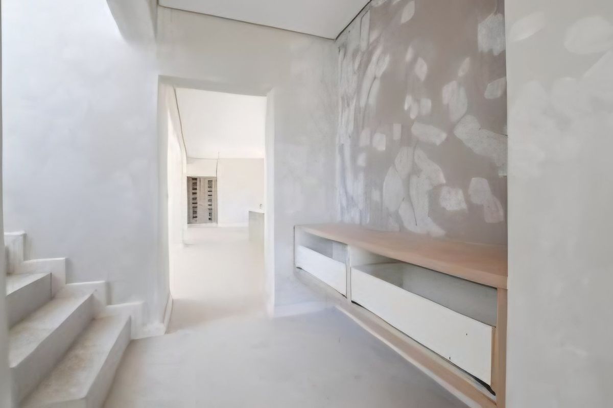 Architect-Designed Luxury 4-Bedroom Home in Prestigious Sandown - Photo 3