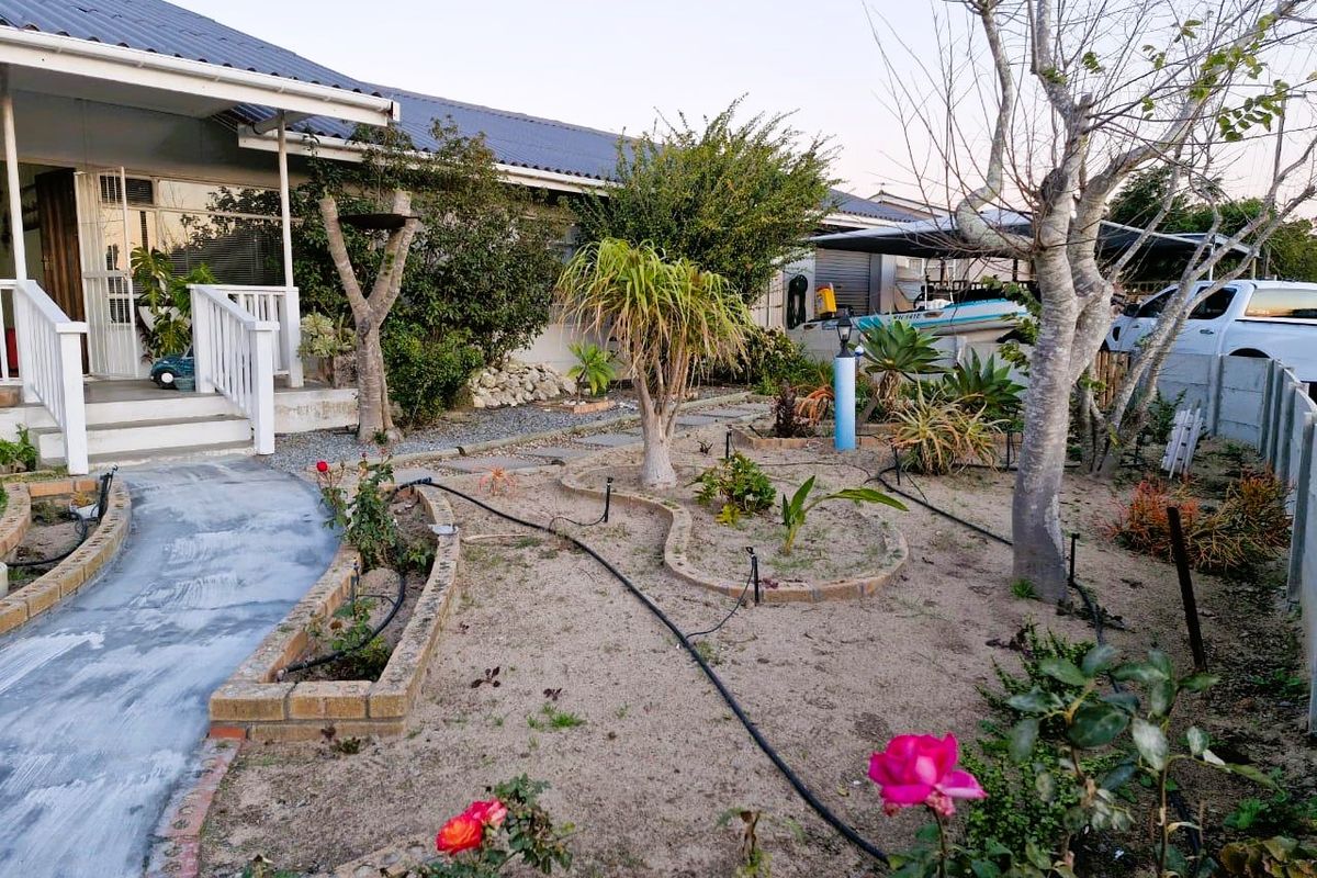 Spacious 3 Bedroom Home for Sale in a Sought-After Area of Hopefield - Photo 2