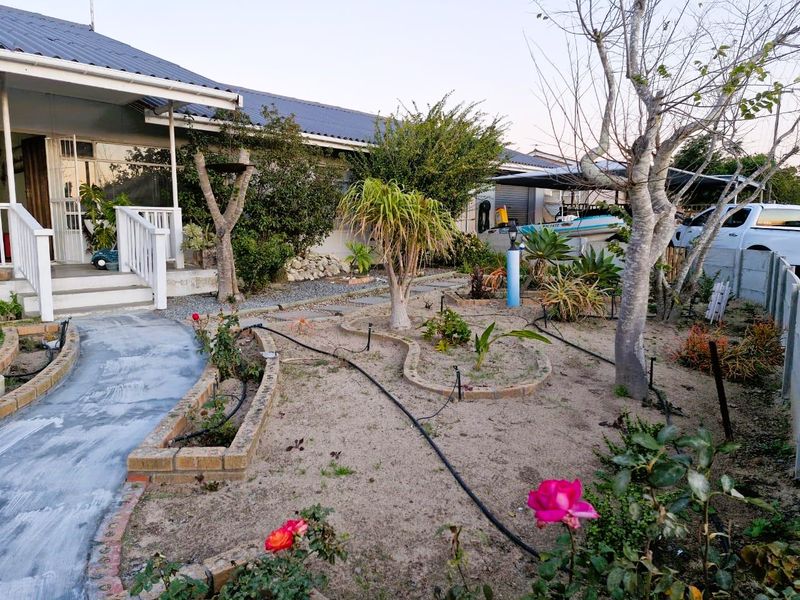 Spacious 3 Bedroom Home for Sale in a Sought-After Area of Hopefield - Photo 2