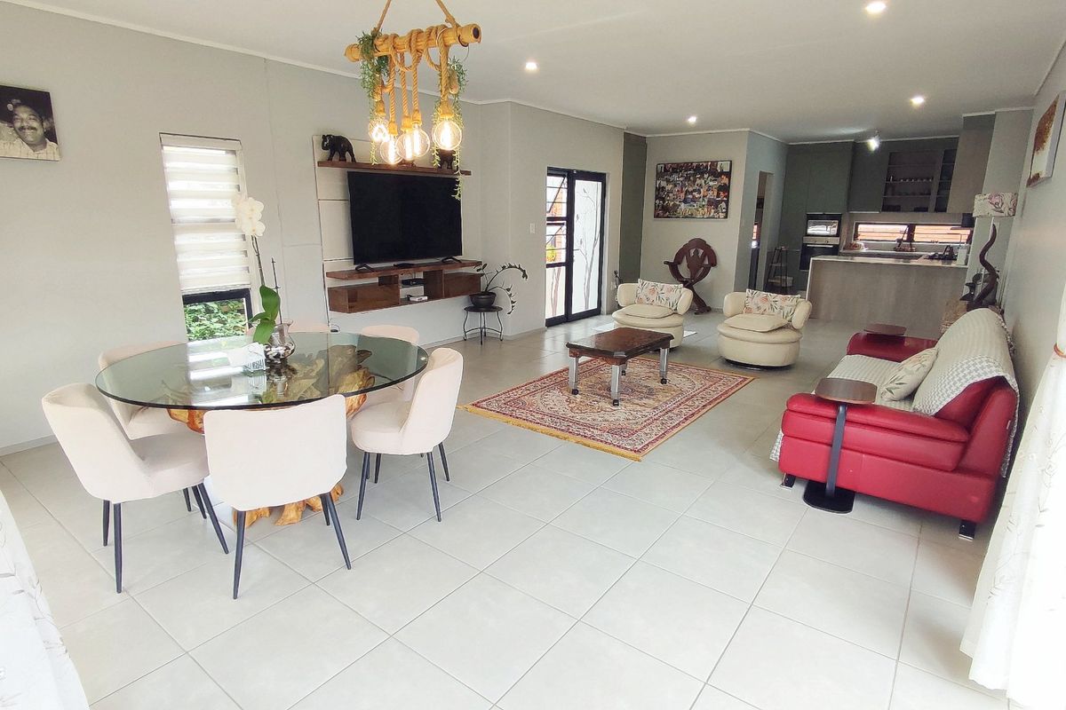 Elegant 4-Bedroom Home in The Manhattan Estate, Centurion - Photo 4