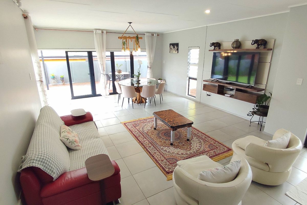 Elegant 4-Bedroom Home in The Manhattan Estate, Centurion - Photo 3