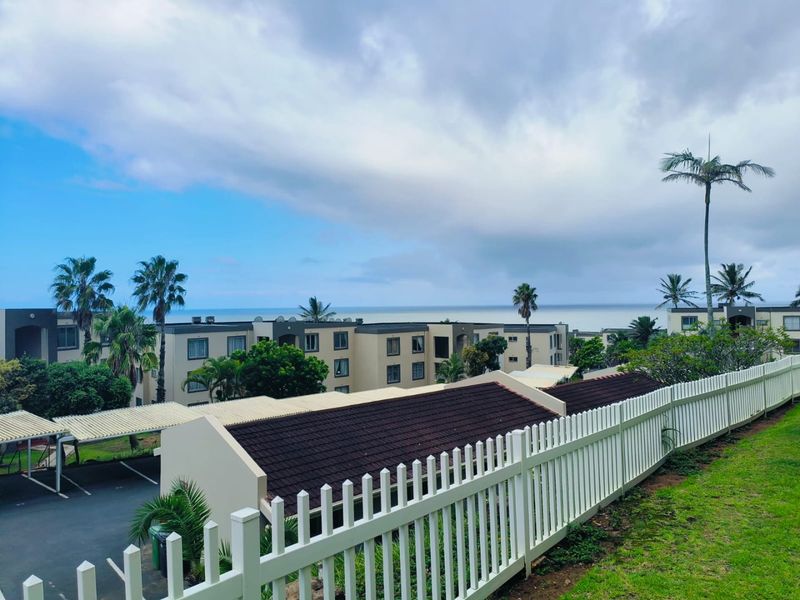 2 Bed 2 Bath Ground floor unit in popular holiday letting complex - Photo 2