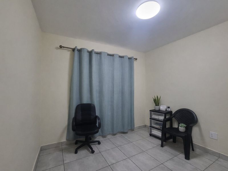 Spacious Ground Floor 2-Bedroom Apartment with Private Patio & Scenic Views - Photo 8