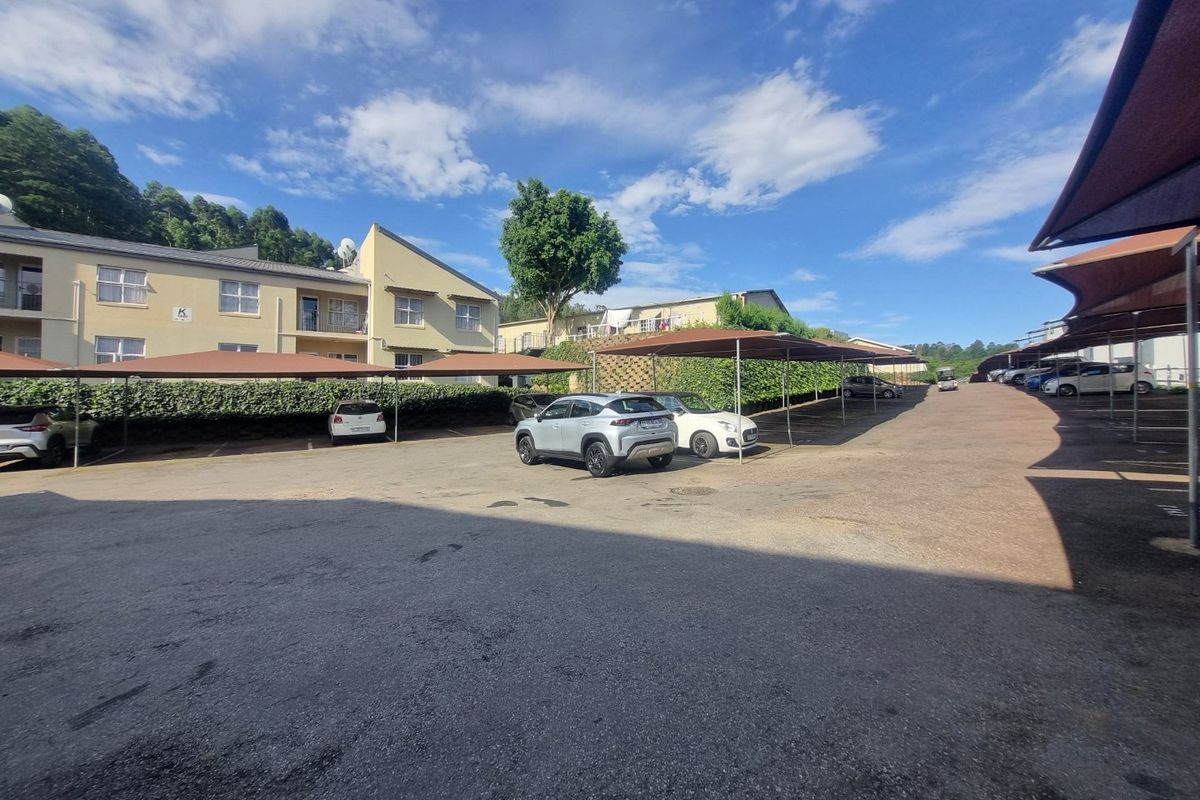 Spacious Ground Floor 2-Bedroom Apartment with Private Patio & Scenic Views - Photo 4