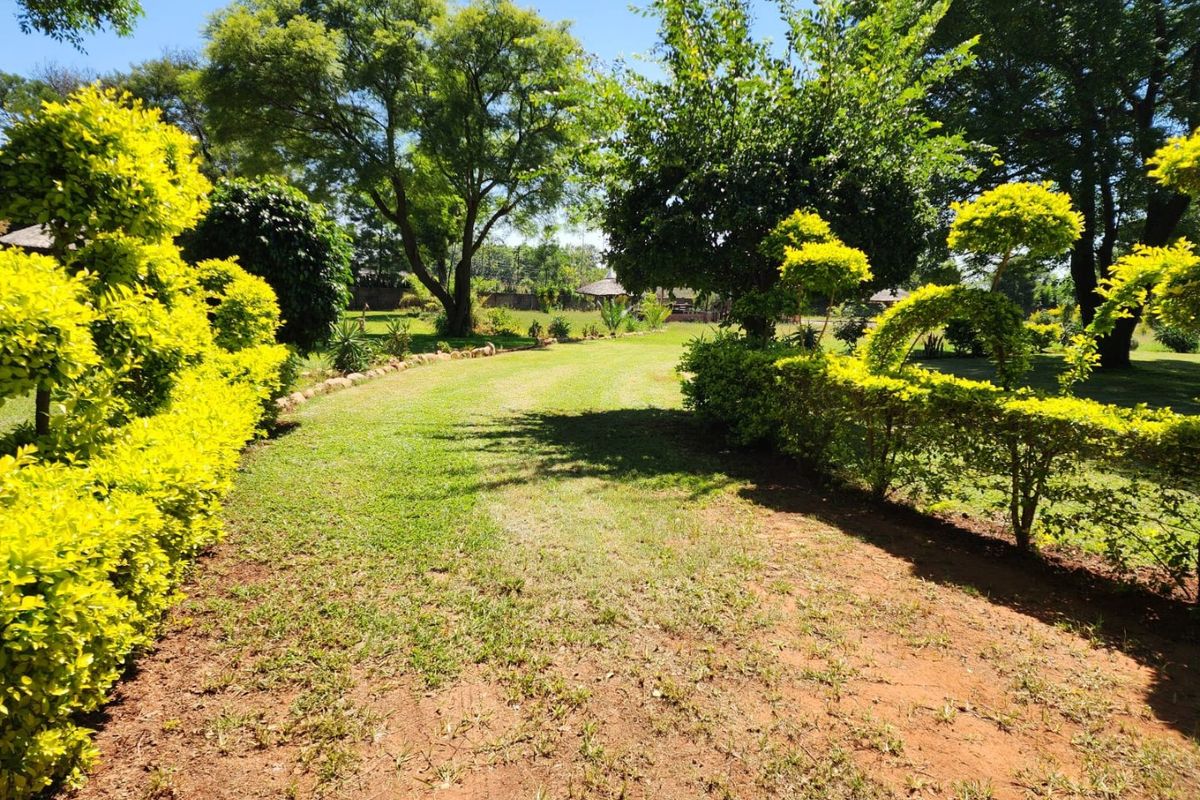 FOR SALE!  6 Bedroom Castle-Style Country Home with Pool  - Photo 5