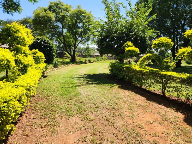 FOR SALE!  6 Bedroom Castle-Style Country Home with Pool  - Photo 5