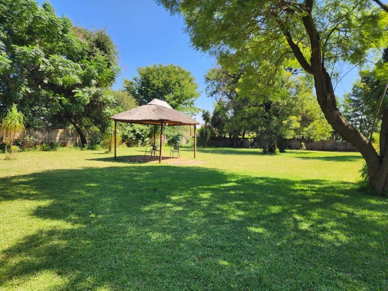 FOR SALE!  6 Bedroom Castle-Style Country Home with Pool  - Photo 10