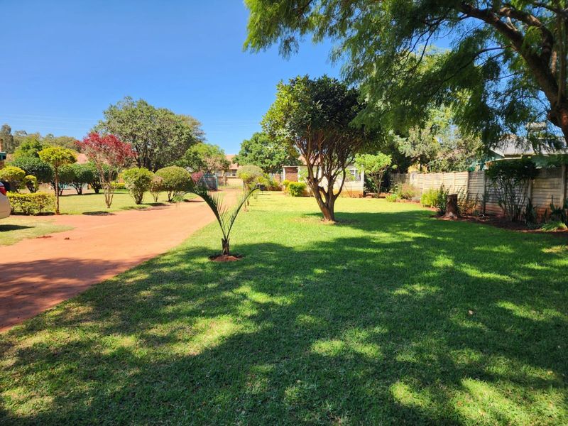 FOR SALE!  6 Bedroom Castle-Style Country Home with Pool  - Photo 8