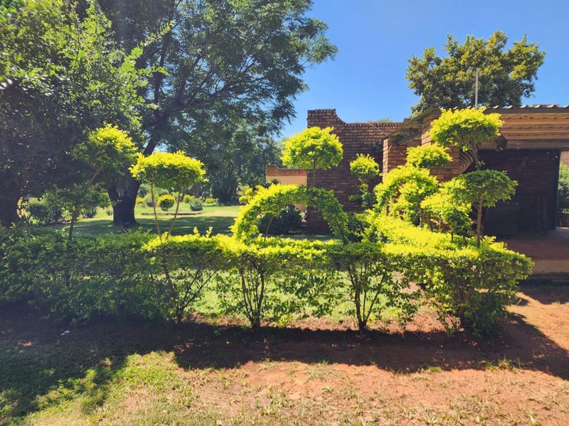 FOR SALE!  6 Bedroom Castle-Style Country Home with Pool  - Photo 7