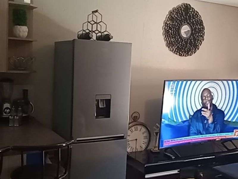 Beautiful 2-Bedroom Apartment for Sale - Photo 5