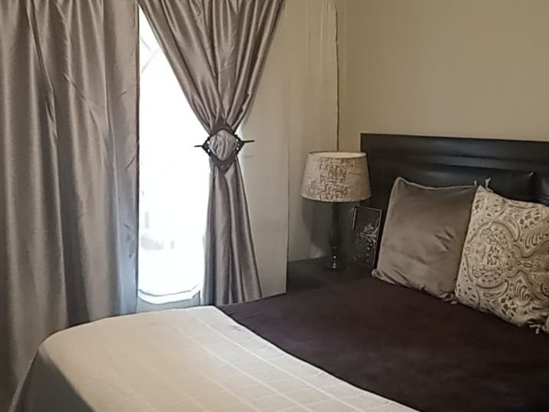 Beautiful 2-Bedroom Apartment for Sale - Photo 7