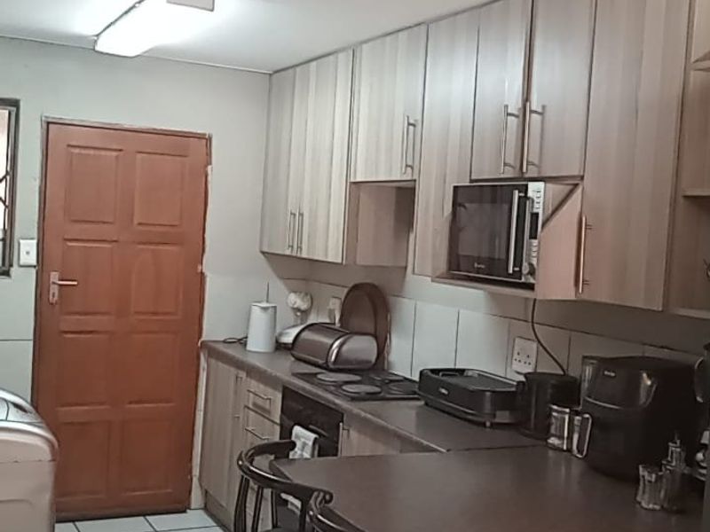 Beautiful 2-Bedroom Apartment for Sale - Photo 2