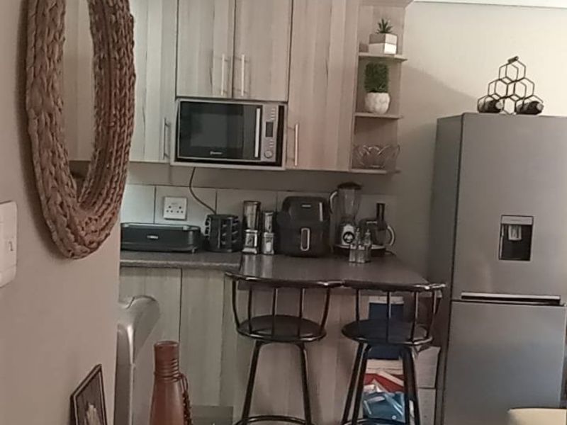 Beautiful 2-Bedroom Apartment for Sale - Photo 3