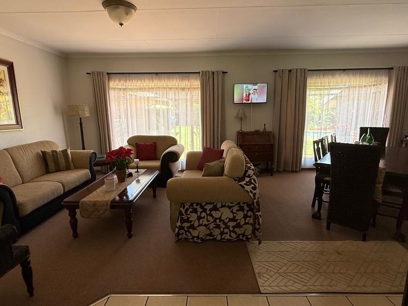 A LIFE OF WARM AND TOGETHERNESS  - Photo 4