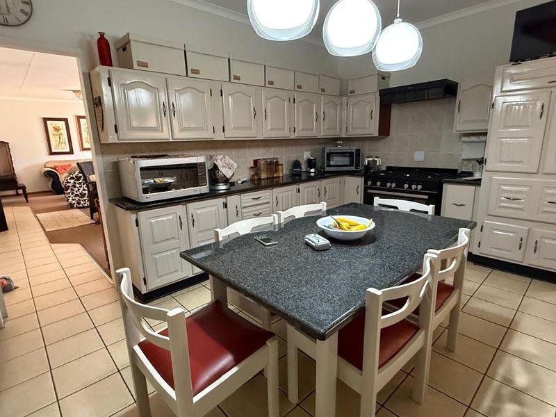 A LIFE OF WARM AND TOGETHERNESS  - Photo 6