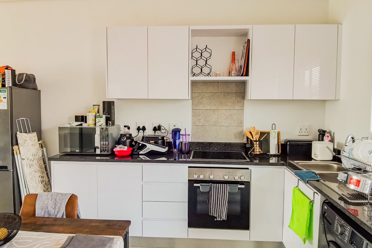 2 Bed First Floor Apartment at Mountain View Estate - Photo 5