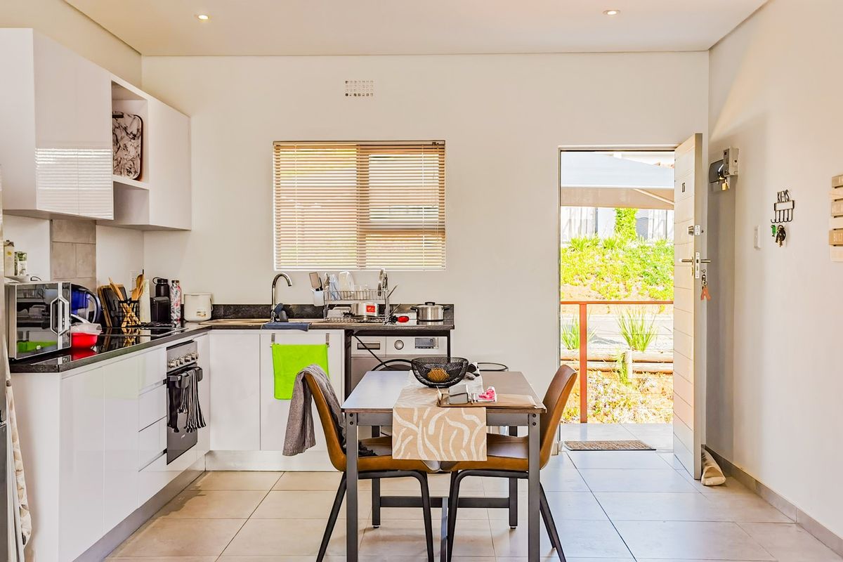 2 Bed First Floor Apartment at Mountain View Estate - Photo 4