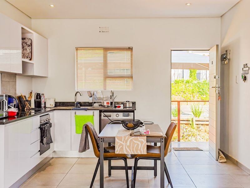 2 Bed First Floor Apartment at Mountain View Estate - Photo 4