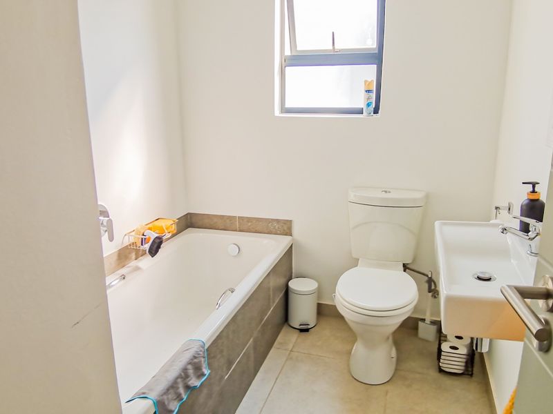 2 Bed First Floor Apartment at Mountain View Estate - Photo 7