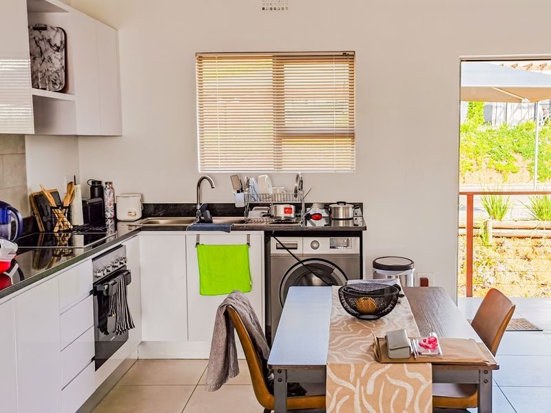 2 Bed First Floor Apartment at Mountain View Estate - Photo 6