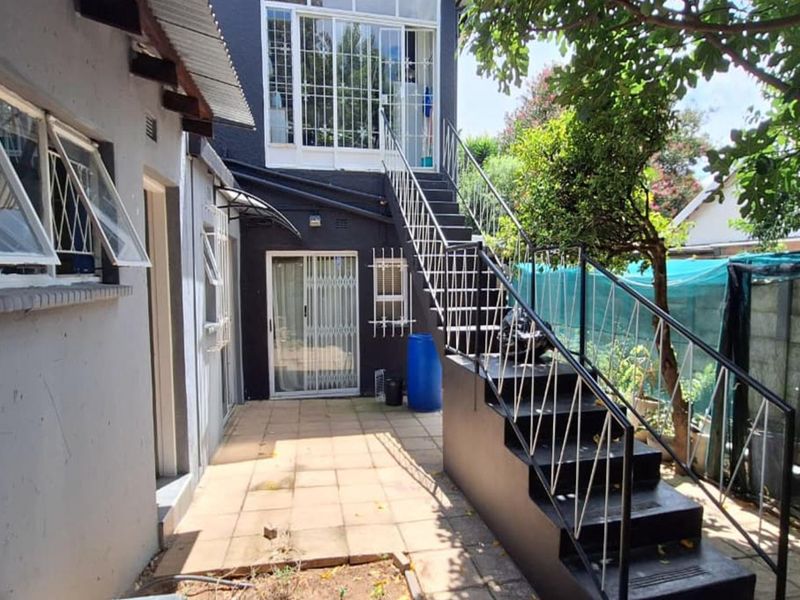 4 Bedroom House for Sale in Bordeau - Photo 3