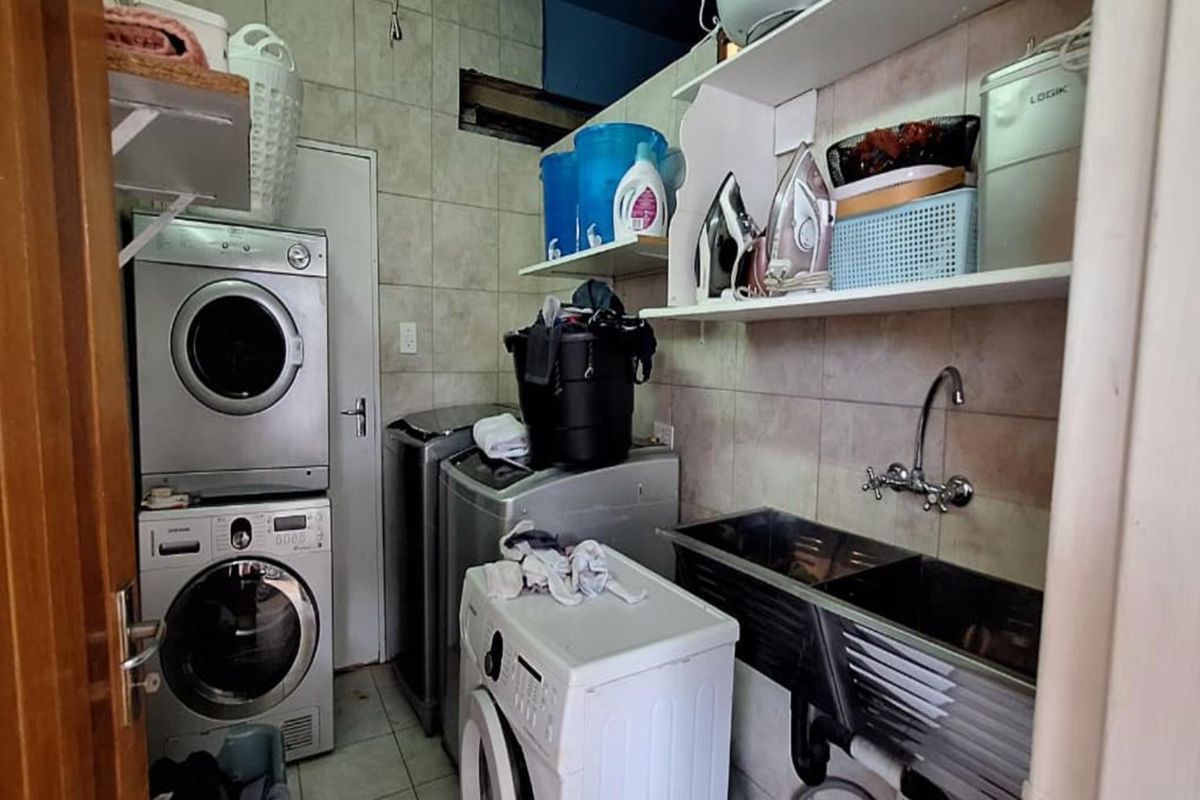 4 Bedroom House for Sale in Bordeau - Photo 5