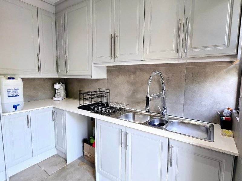 Dual Mandate | Elegant Family Living in La Hoff - Photo 10