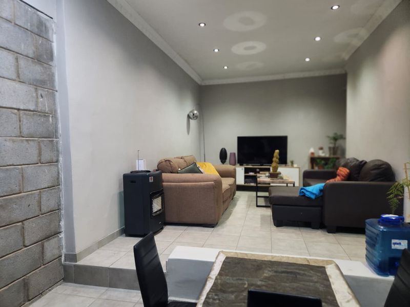 Fully Furnished Cottage In South End - Photo 10